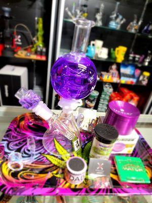 Our custom deals of the week!!! Pipes, grinders,D8 flower, D8 concentrates, trays and more!