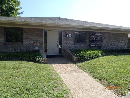 The front entrance to Associated Foot Surgeons - Belleville