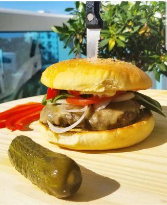 The Phyllola Burger / 100% Grass-feed and certified organic.