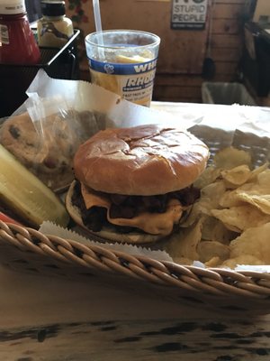 Bacon Cheeseburger with chips. Very good!