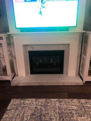 Fireplace mantel