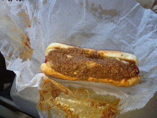 Pretty good Chili Dog here - needs some salt,