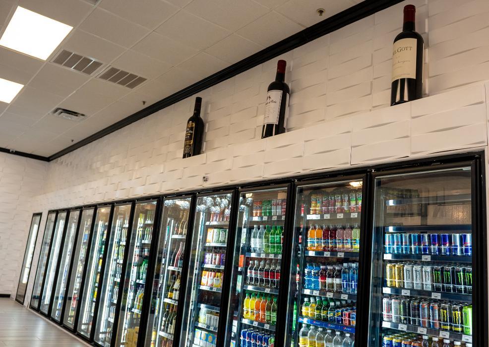 Hiawassee Wine & Liquors